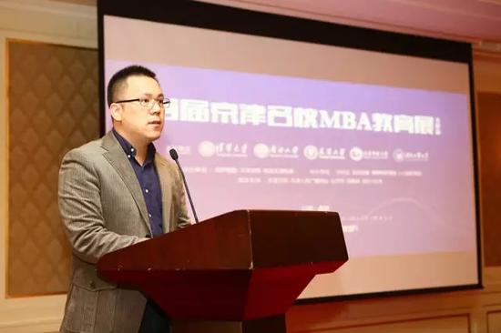 丁继承校长致开幕词